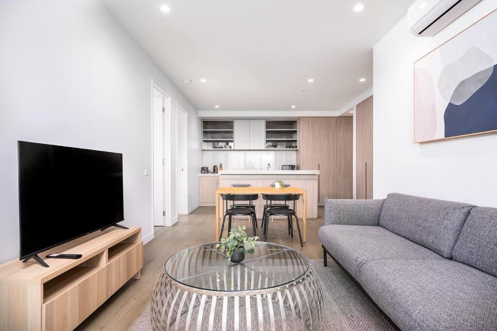 1206 Nine Elm - Port Melbourne, Melbourne