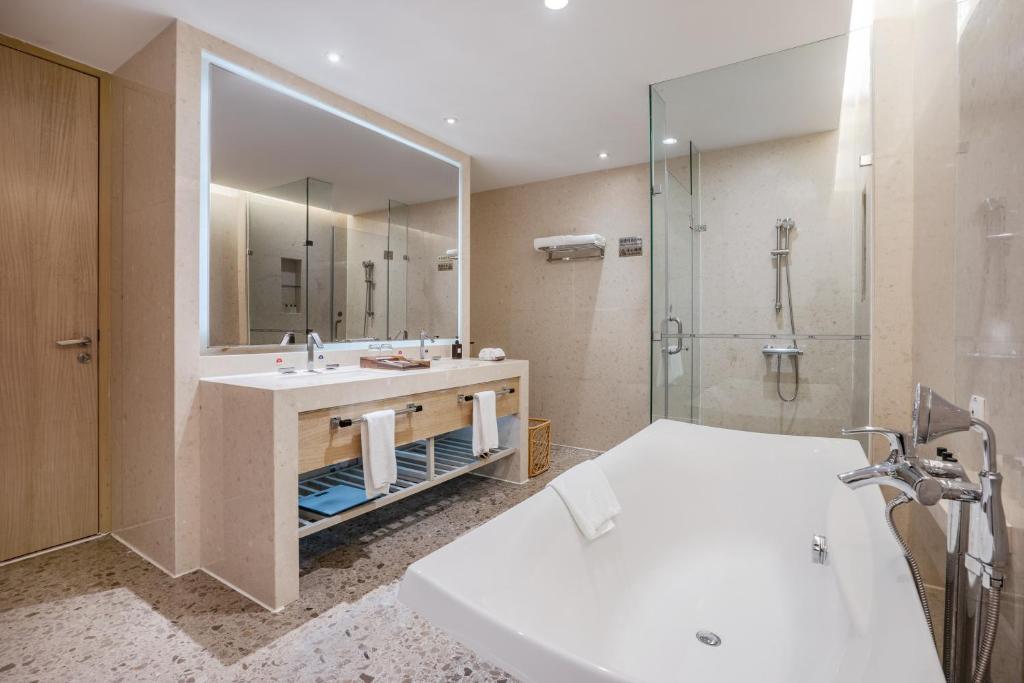 Guangzhou Pearl River International Hotel Additional