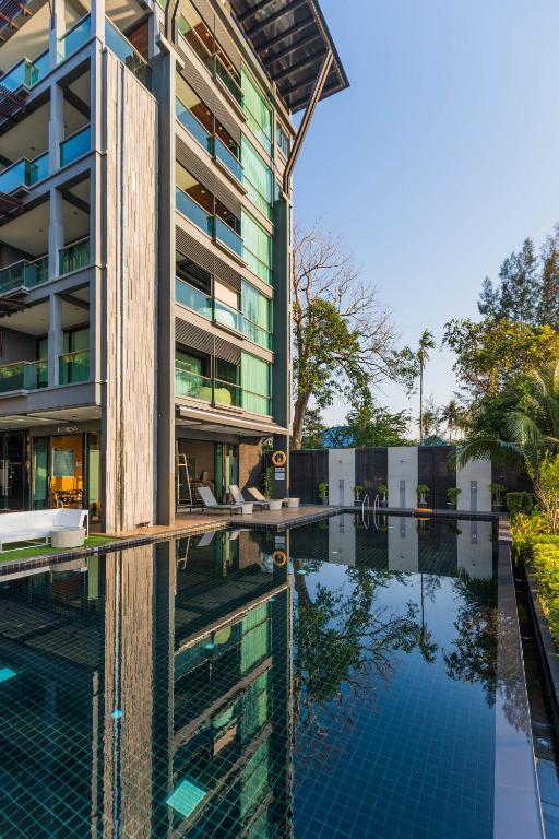 สระว่ายน้ำ