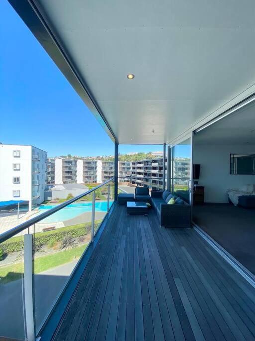 Modern Apartment With Pool and Gym, Napier