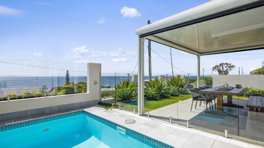 Horizons - Amazing Ocean Views, Luxe Home, Pool, Woolgoolga