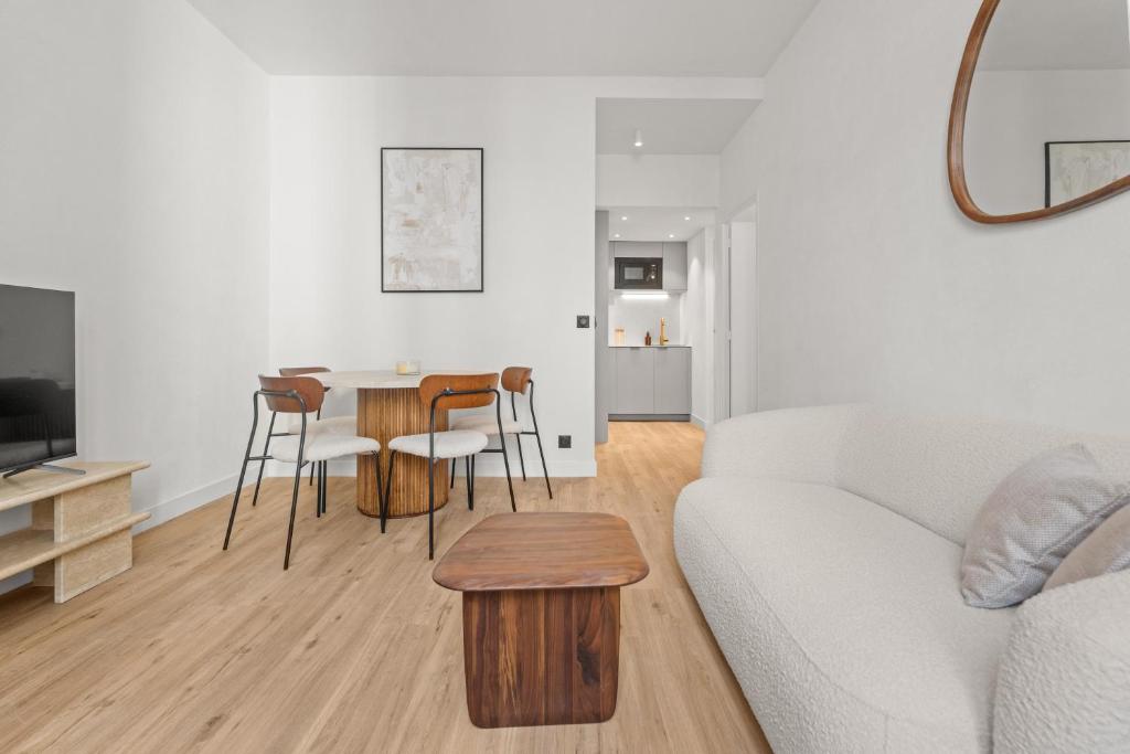 LB Vacation Rentals I Renovated Apartment Min from Beach and Palais - 4