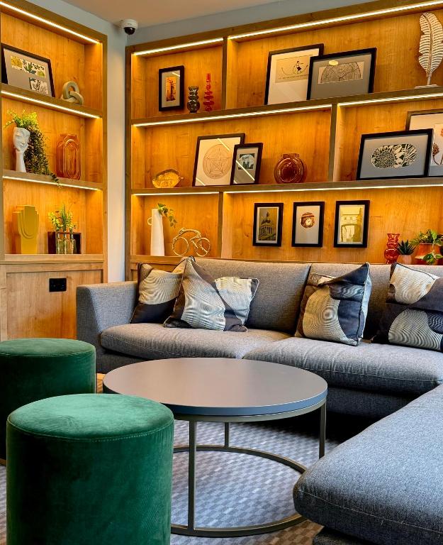 フロント・ロビー