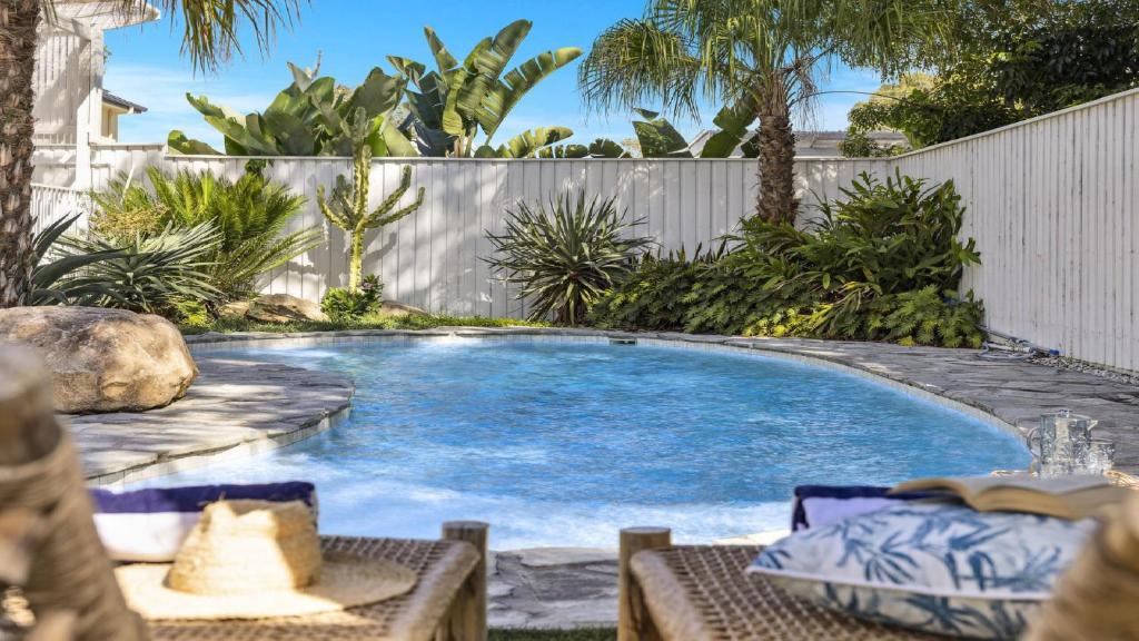 Sojourn - Pool Oasis, Designer Home, opp Beach, Emerald Beach