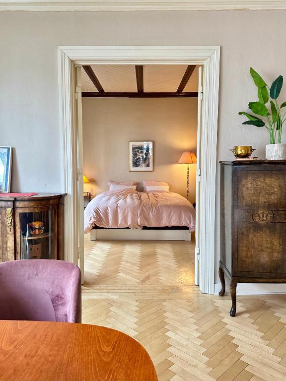 Authenic Art Nouveau Apartment in the city-center, Ålesund