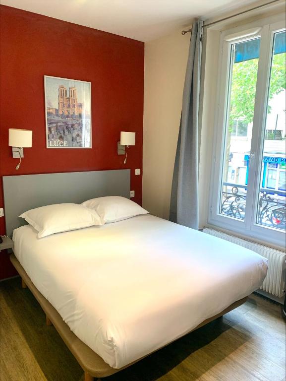 Paris Hipotel Belgrand room