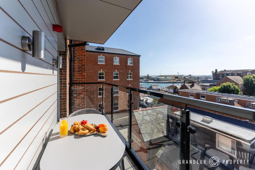 Quay View by Grandeur Property, Poole