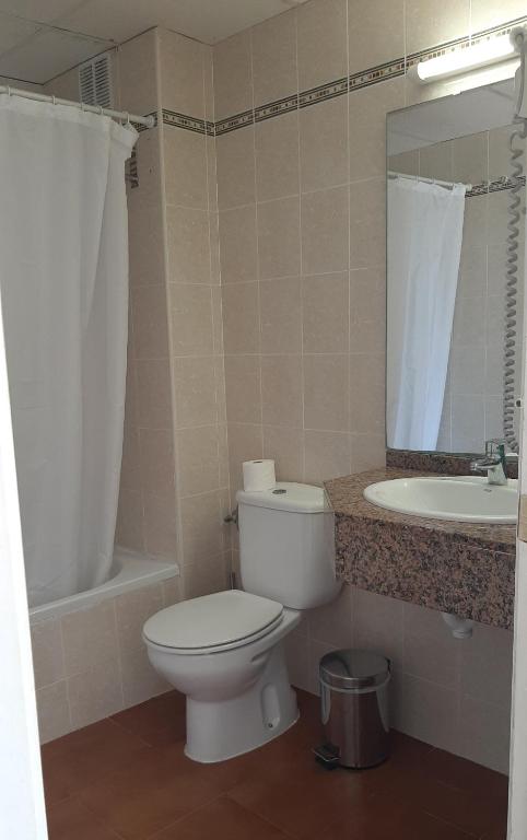 Aparthotel FLORA PARK & AQUAROCK — Hotel rooms in Cala'n Bosch, Balearic Islands
