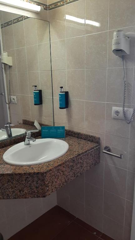 Aparthotel FLORA PARK & AQUAROCK — Hotel rooms in Cala'n Bosch, Balearic Islands