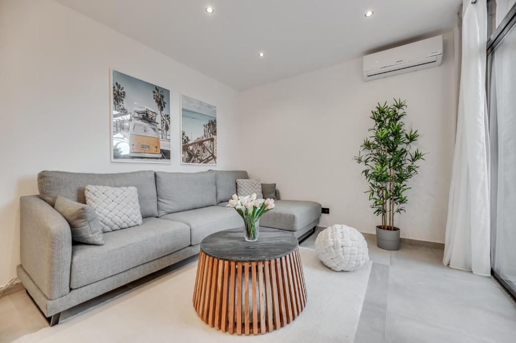 Charming Apartment Paraiso Beach - 3