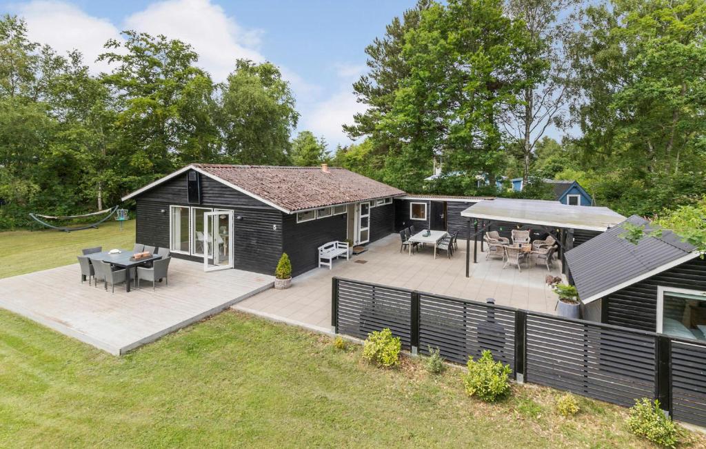 4 Bedroom Nice Home In Glesborg, Glesborg