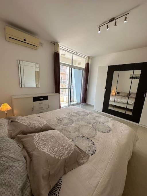 Modern apt - Close to the beach & PV, Is-Swieqi