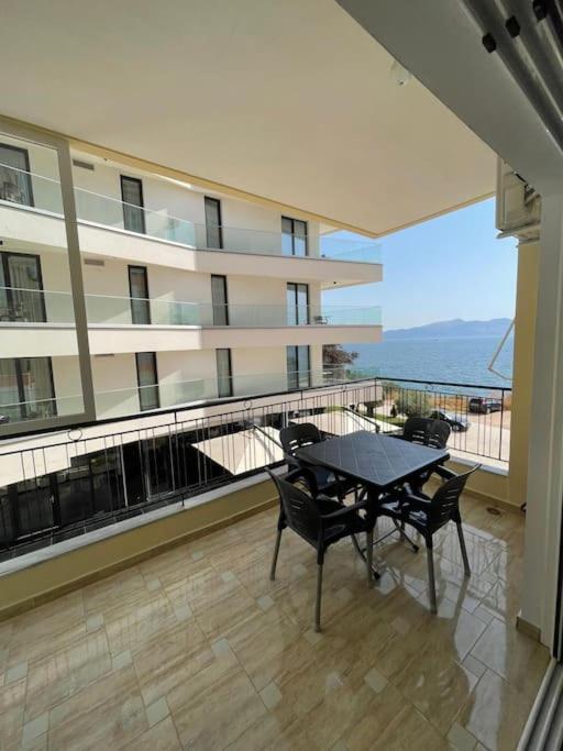 Seaside Serenity, Sarandë