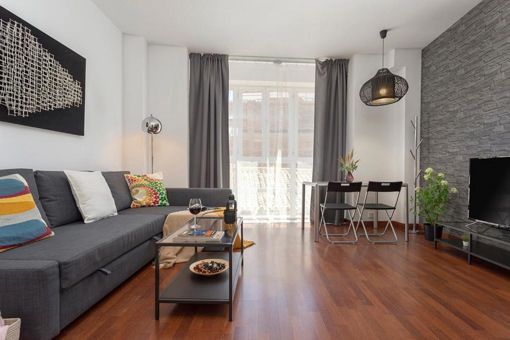 Apartamento reformado en pleno centro by Rent Me - 5