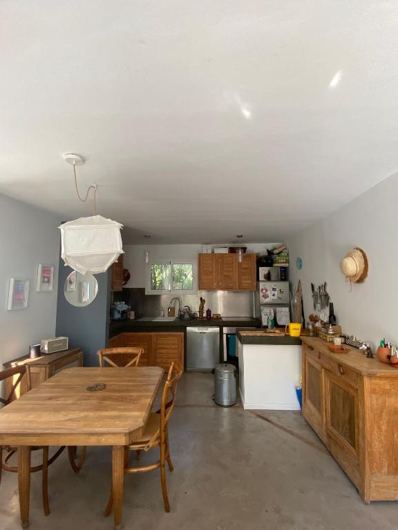 Maison 300 m de la plage avec un bel extérieur - 4