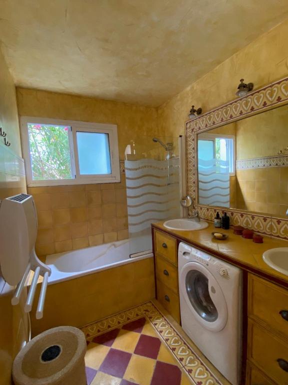 Maison 300 m de la plage avec un bel extérieur - 5