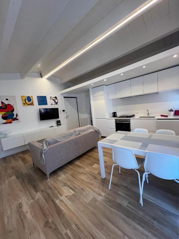 CASA MIRO' vicinissima al mare e parcheggio privato gratuito se disponibile - 2