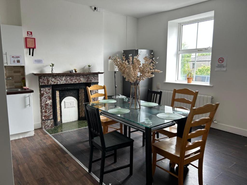 Sarsfields Communities, Dolphinʼs Barn