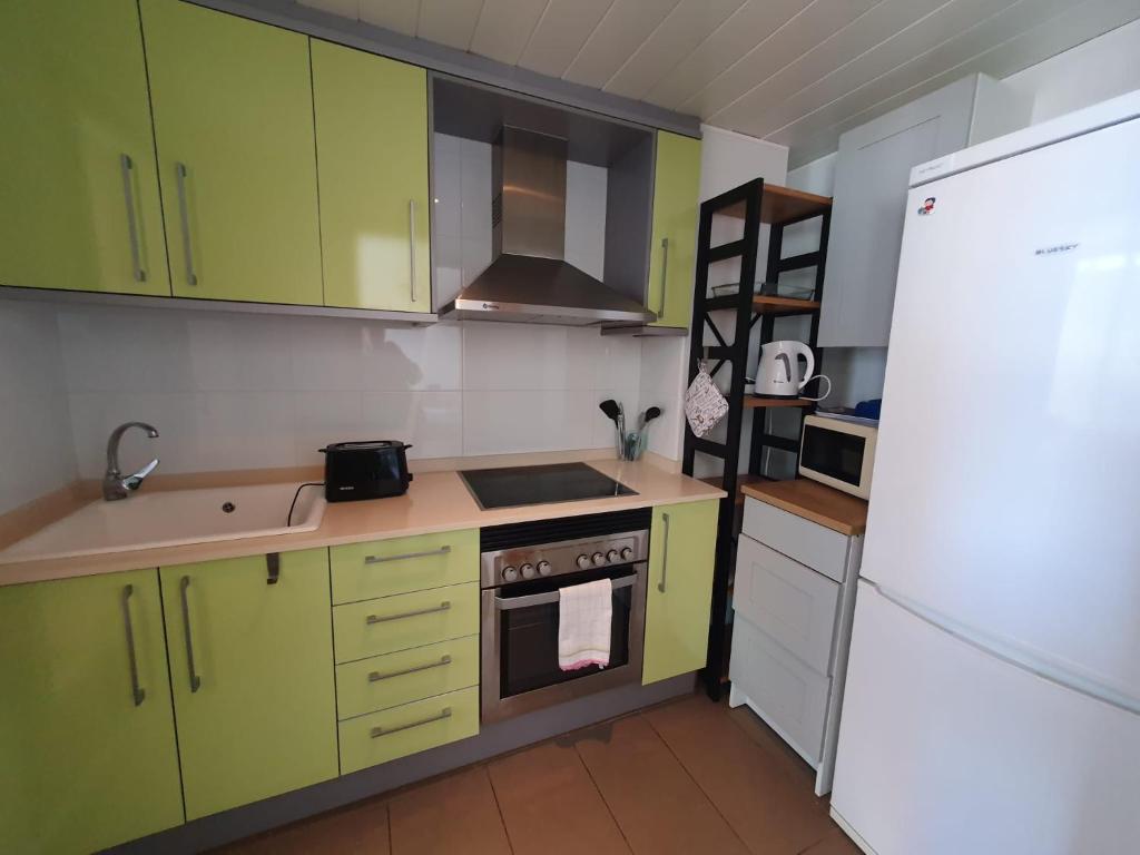 apartamento con vistas al mar, piscina y parking - 3