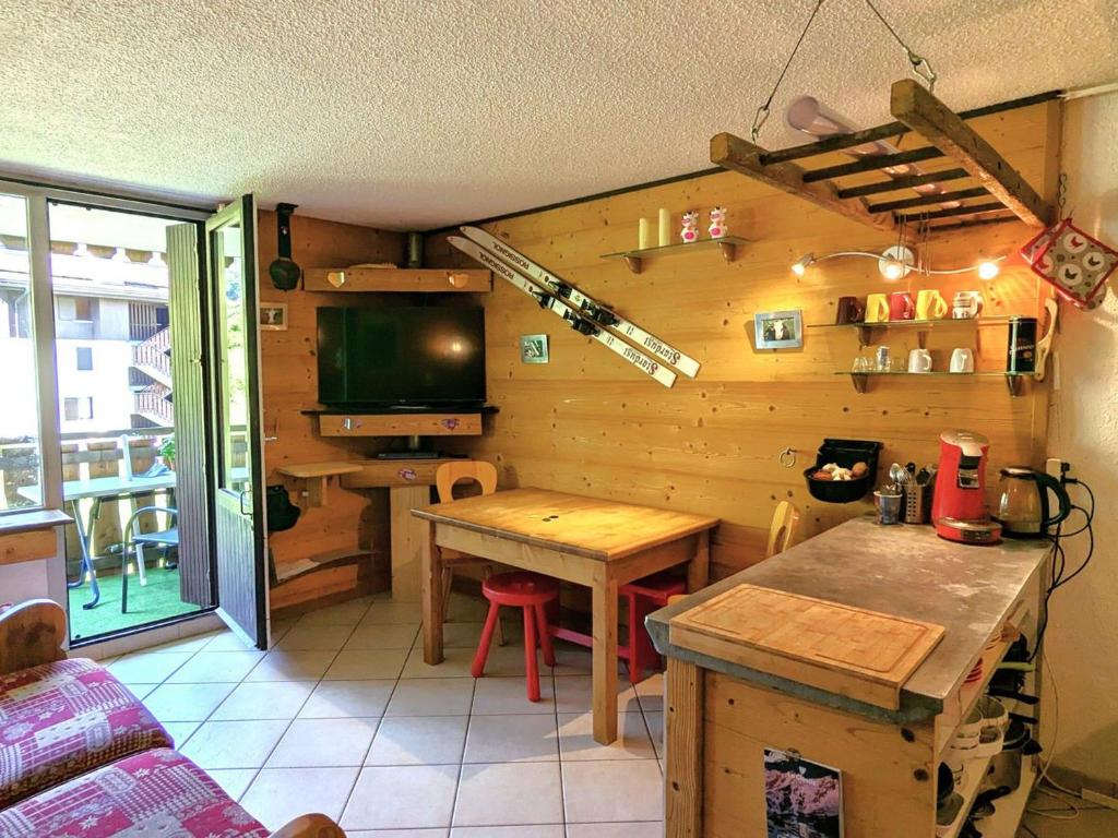 Appartement cosy au cœur de La Clusaz, ski au pied, avec terrasse et WiFi - FR-1-459-229 - 4