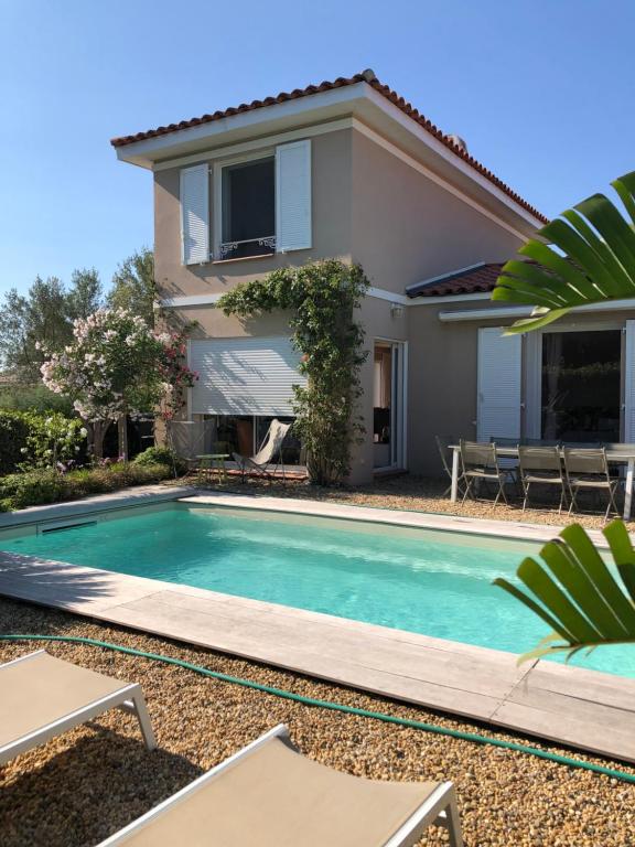 Villa de charme avec piscine à proximité des plages - 1