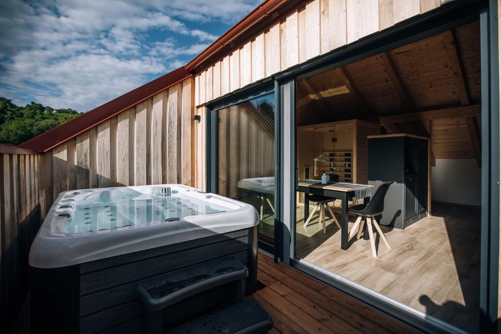 Štajerska sivka - Jacuzzi & Savna, Maribor