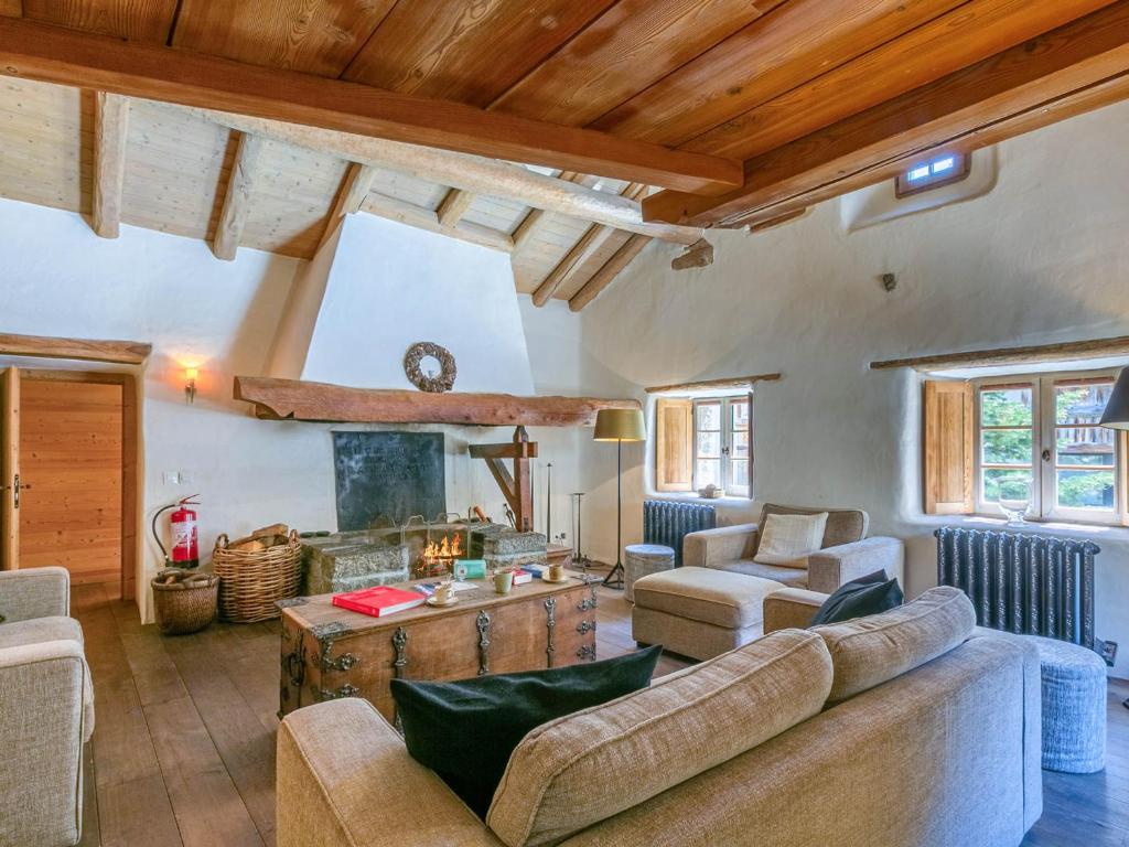 Chalet 17°C restauré, 4 ch, au cœur du vieux Val-d'Isère, grande cheminée, proche pistes, parking, WiFi - FR-1-694-358 - 4