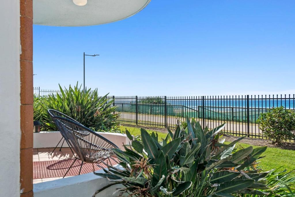 Paros on the Beach - Absolute Waterfront Living, Gold Coast