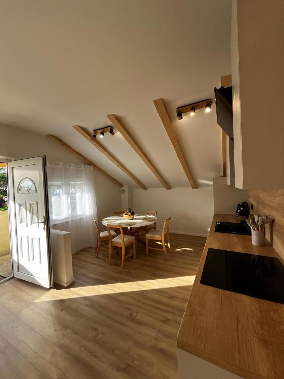 Apartment Korenat, Turanj