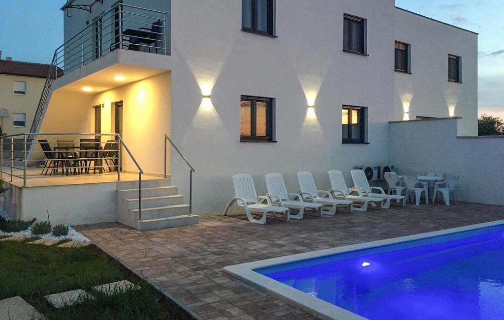 Cozy Apartment In Umag With Wifi, Umag