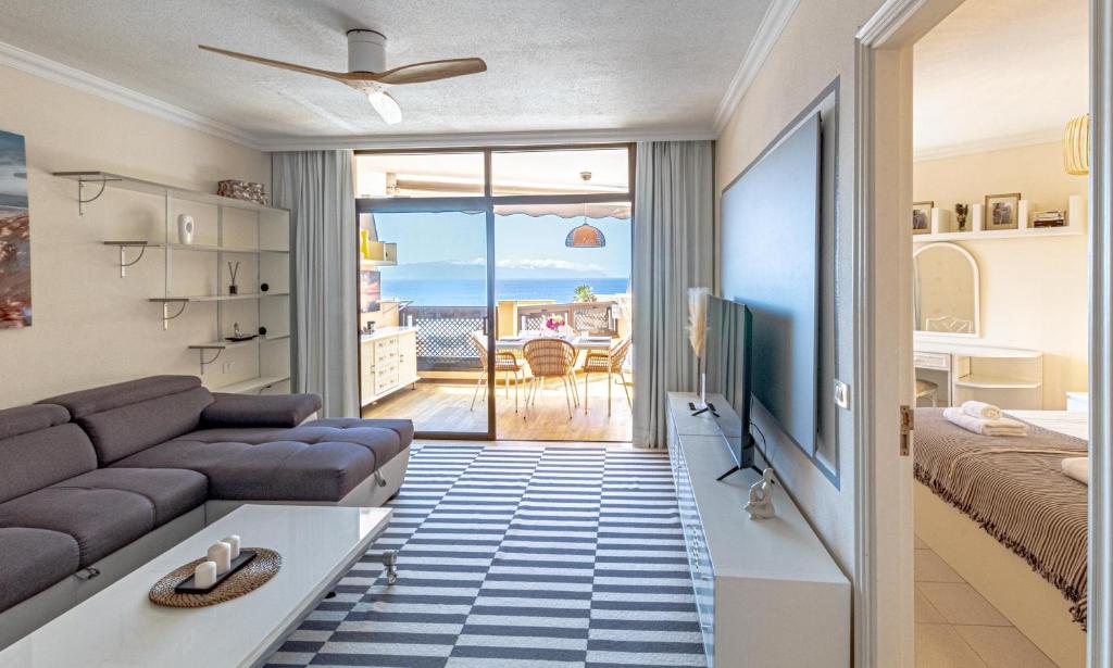 Ocean View Sunset Apt by Dream Homes Tenerife - 2
