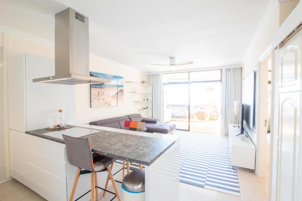 Ocean View Sunset Apt by Dream Homes Tenerife - 3