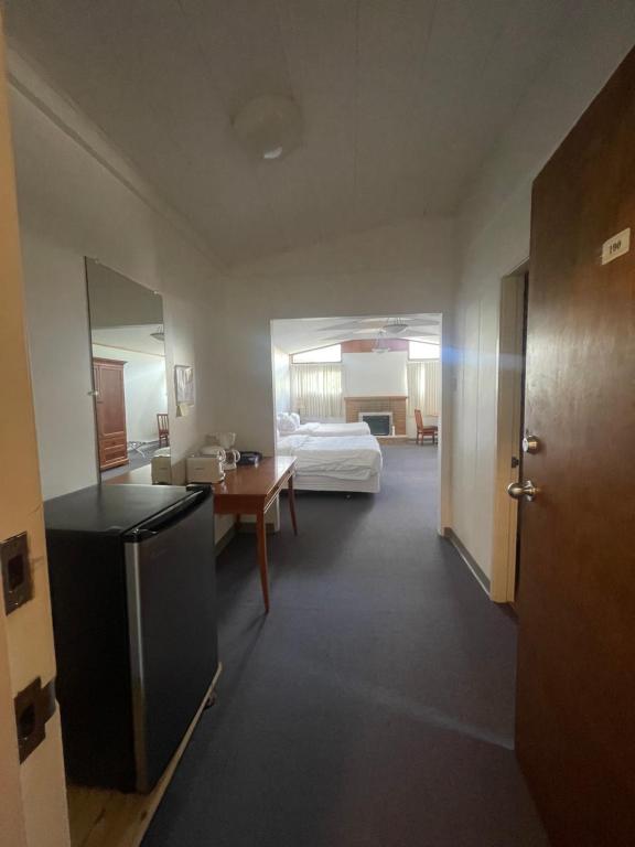 Cumbrian Inn, Bella Coola