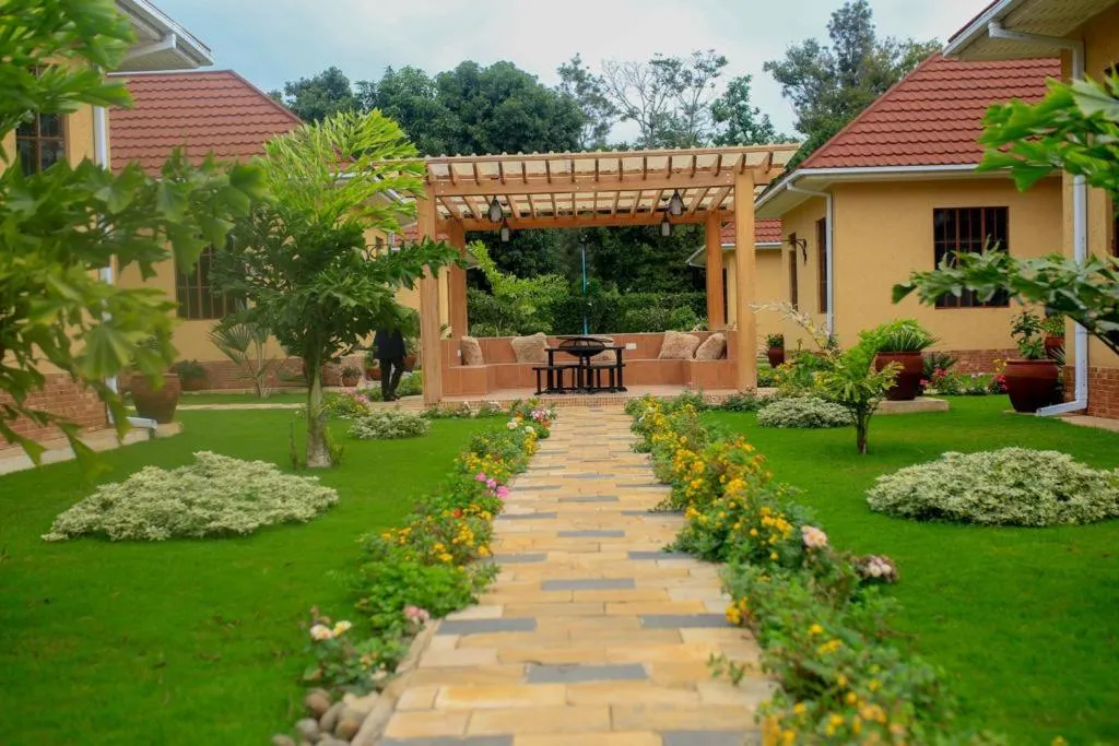 Lindrin lodge moshi, hotel in Shiri
