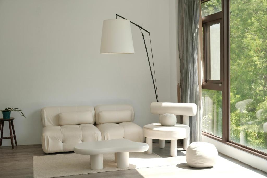 愛黏在一起設計師民宿 Lovers BNB, Yuchi