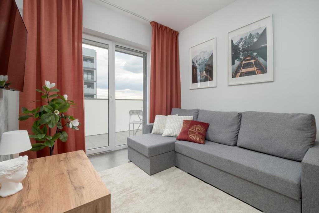 Stylowe Studio z Parkingiem Blisko Łódź Kaliska by Noclegi Renters, Lodž