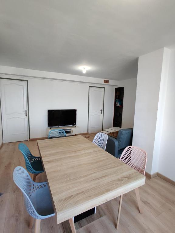 Charmant T4, Proche des Remparts, Avignon