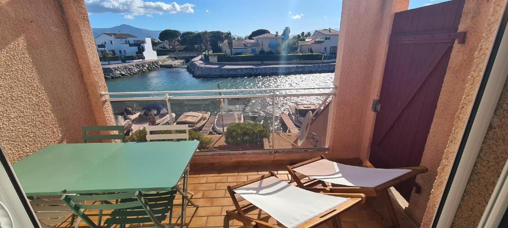 Appartement 2 personnes à la Marina avec superbe vue - Terrasse et parking privé - 3