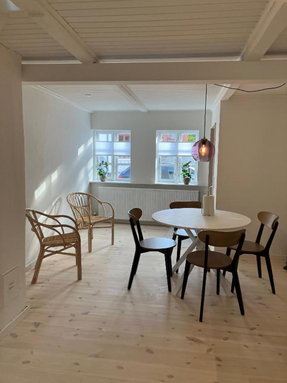 Nyrenoveret charmerende byhus, Assens