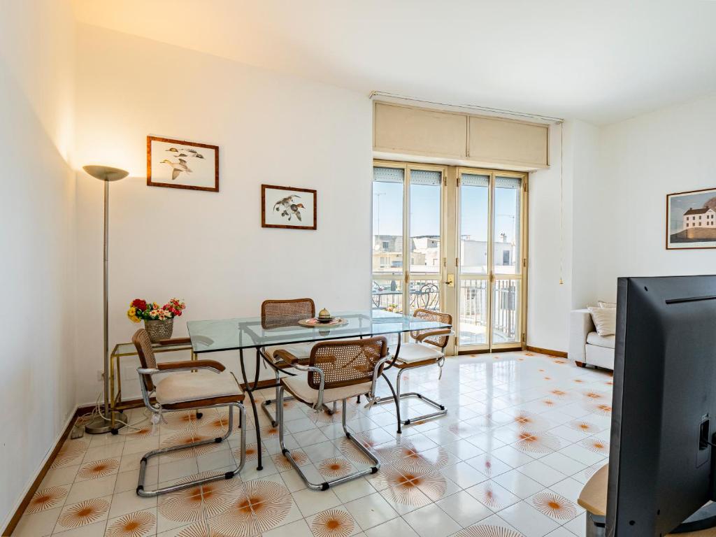 GuestHost - Margari Bright Apartment with Parking - 3