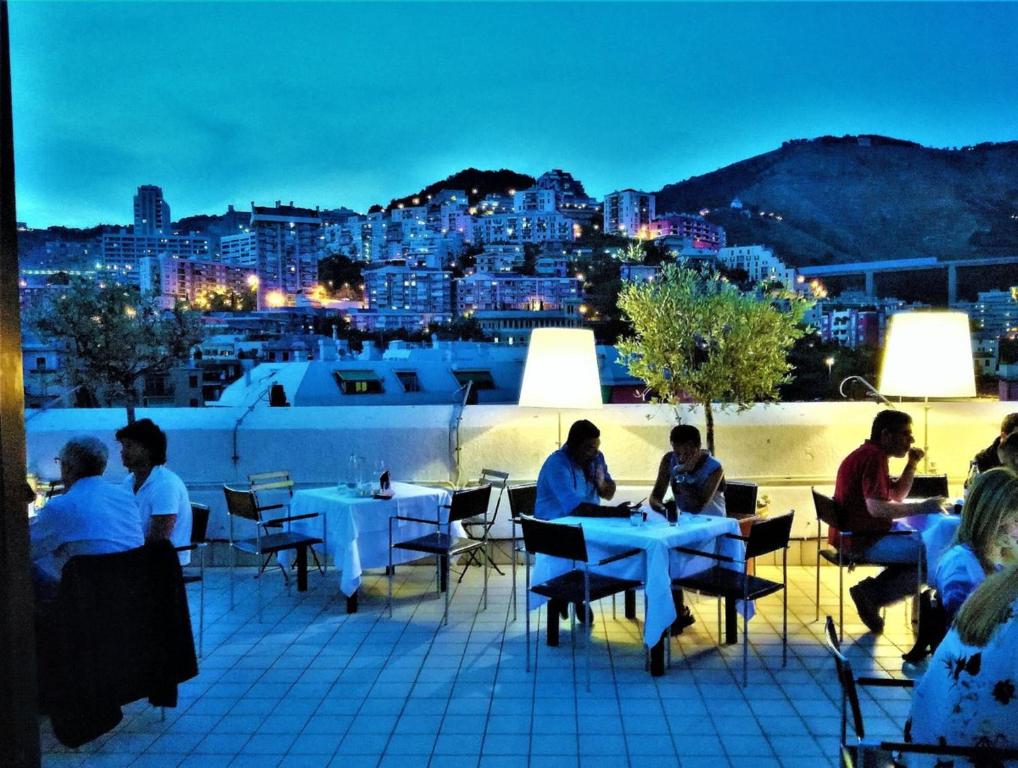 AC Hotel Genova by Marriott - 4