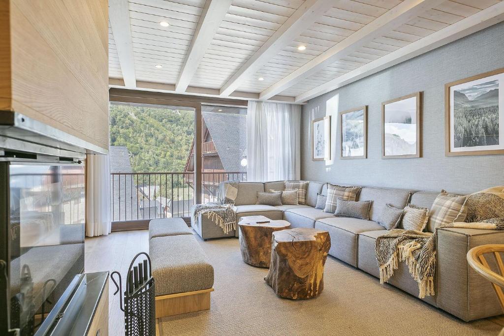 Luderna - Tríplex Deth Tiller, Bagergue