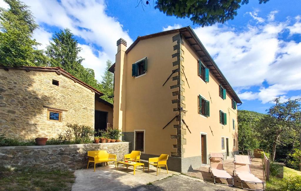 3 Bedroom Pet Friendly Home In Barga, Barga