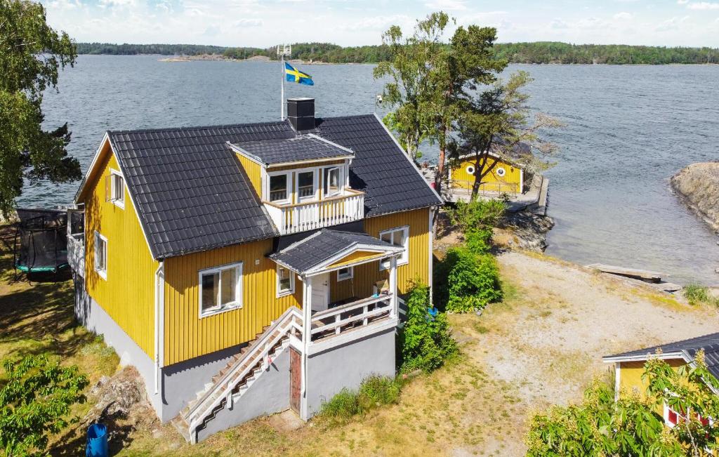 4 Bedroom Amazing Home In Sorunda, Hästnäs
