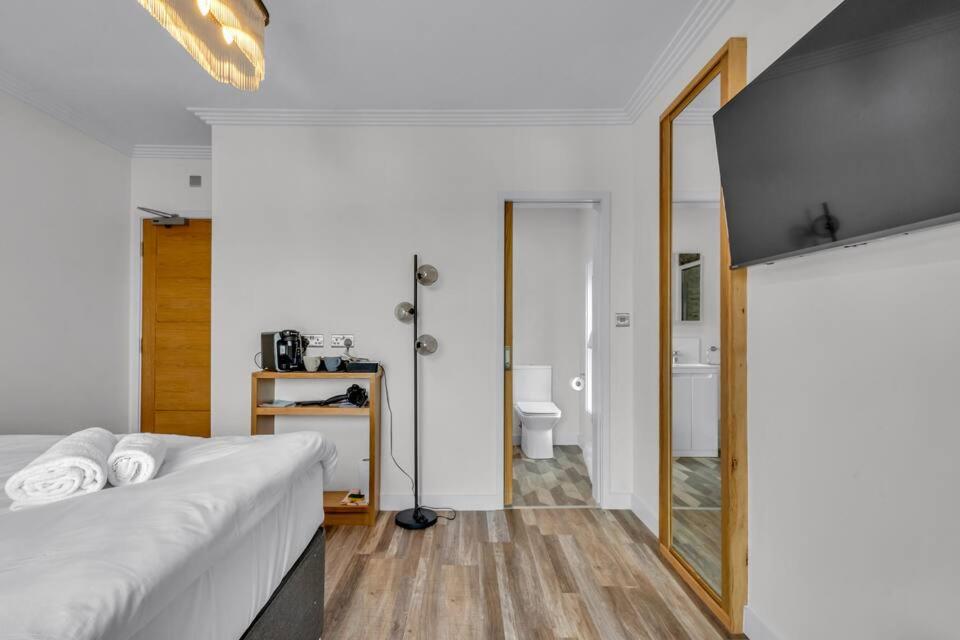 Pass the Keys Church View a Tranquil Space for Two, Chartham