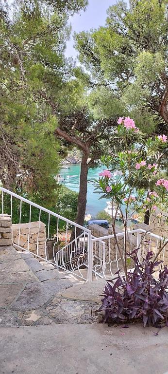 Studio by the sea, Primošten