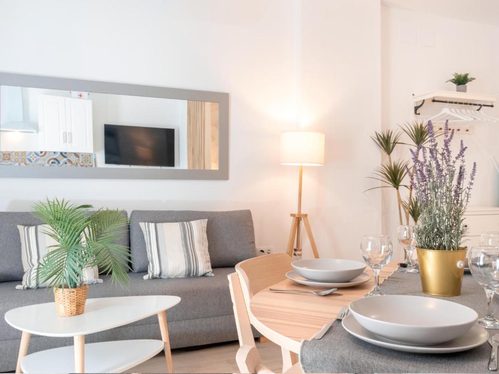 ISG Apartments Triana Jacuzzi 1 - 3