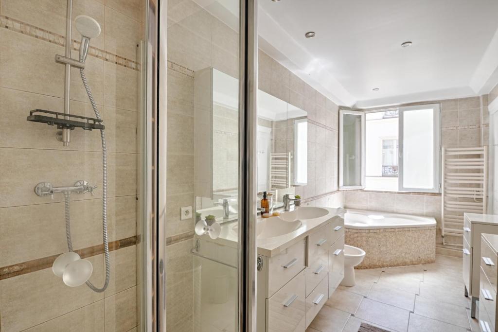 Le Petit Hôtel - Appt 6p 127 m² à Paris - 4