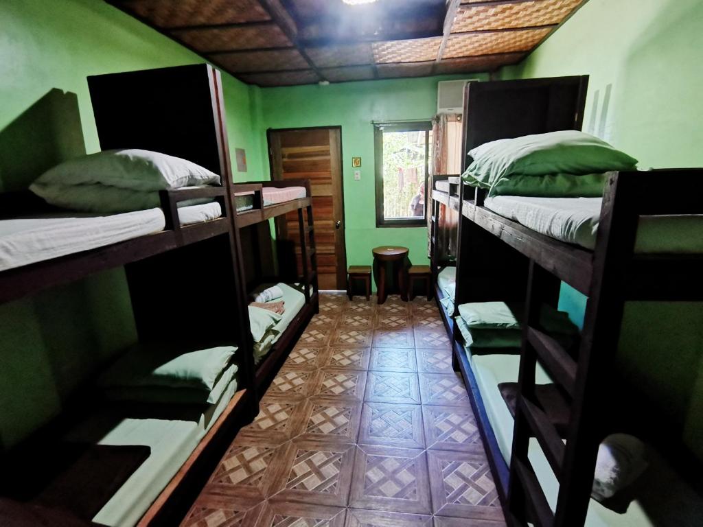 In-N-Out Hostel, Siquijor