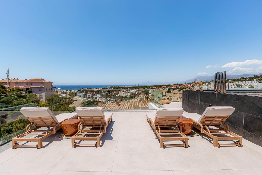 Villa Vida - Luxury Panorama Seaview Penthouse in Organic-Boho Design with Pool, Gym, Spa - 2